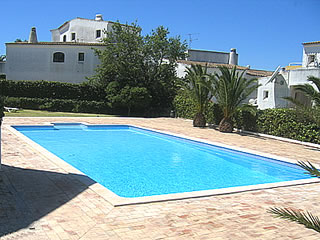 Piscina ampla